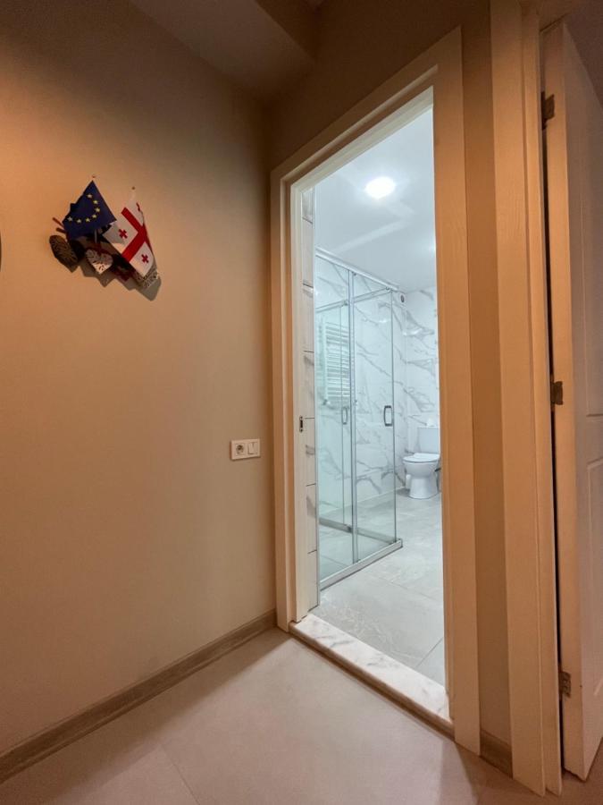 Izo'S Home Kutaisi Luaran gambar