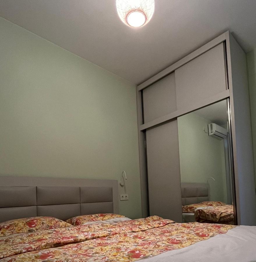 Izo'S Home Kutaisi Luaran gambar